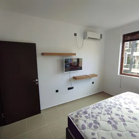 Διαμέρισμα Luxury In Mb Πομόριε